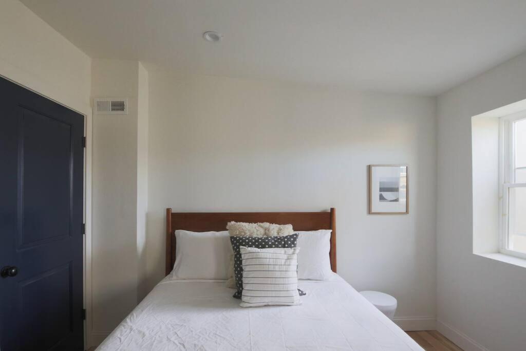 Large 2 Bdr With Deck Hosted By Stayrafa Philadelphia Exterior foto