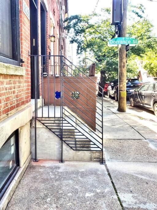 Large 2 Bdr With Deck Hosted By Stayrafa Philadelphia Exterior foto